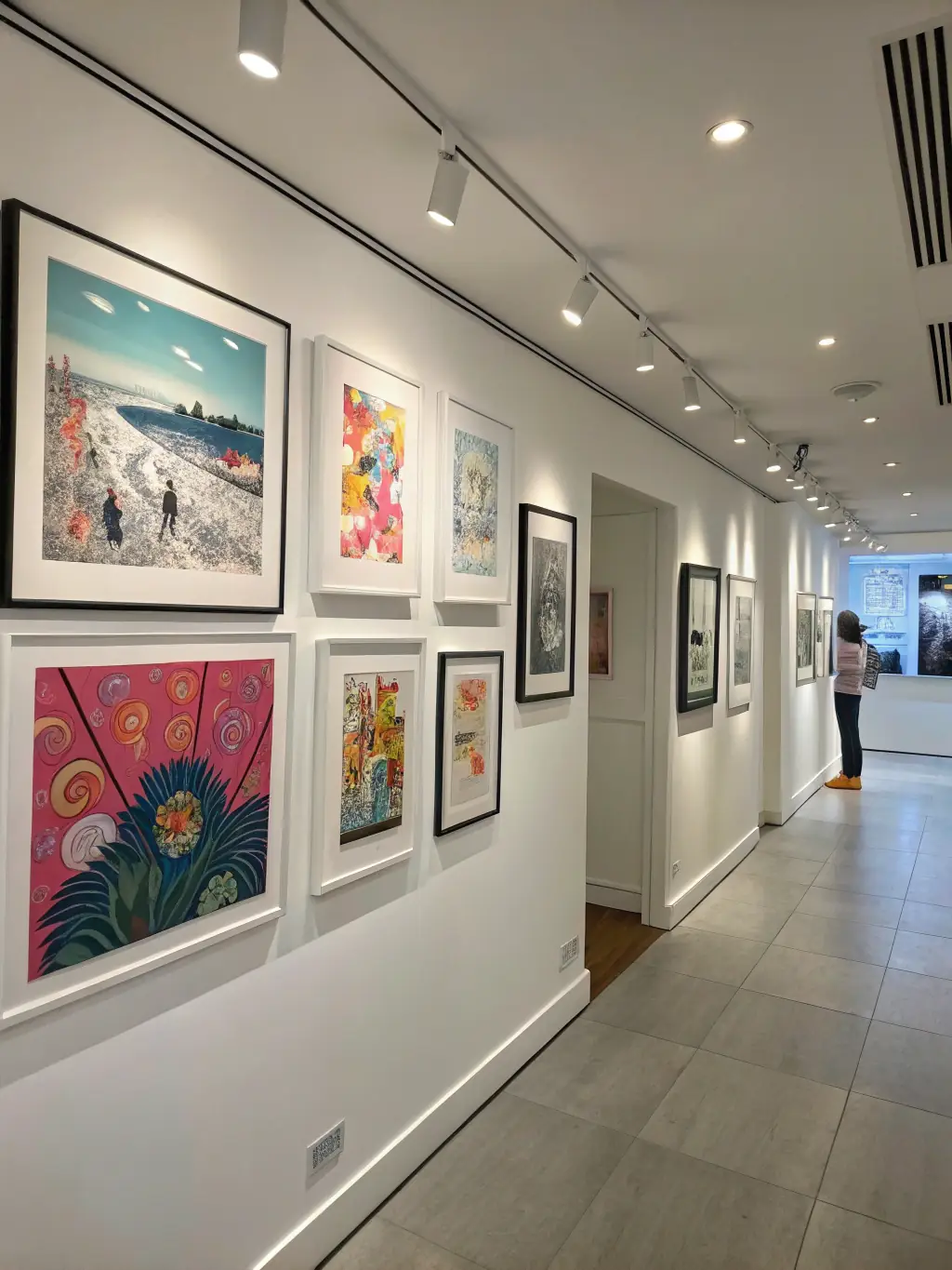 An image displaying various sizes of canvas prints, from small desk-sized prints to large, wall-sized masterpieces.